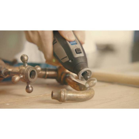 Dremel 8240 Outil Multifonction Sans Fil avec Batterie et Accessoires