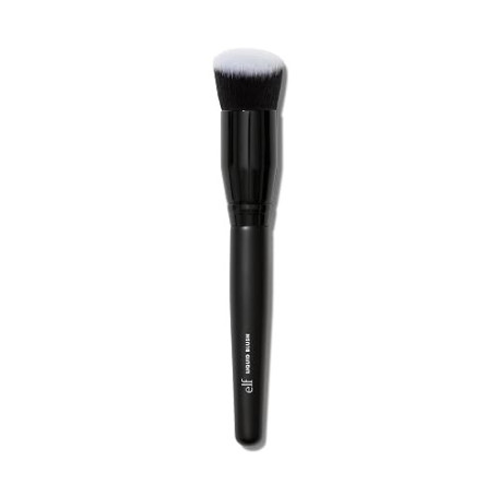 e.l.f. Pinceau à blush liquide camouflage, pinceau biseauté idéal pour appliquer et mélanger les couleurs sur les joues, poils d